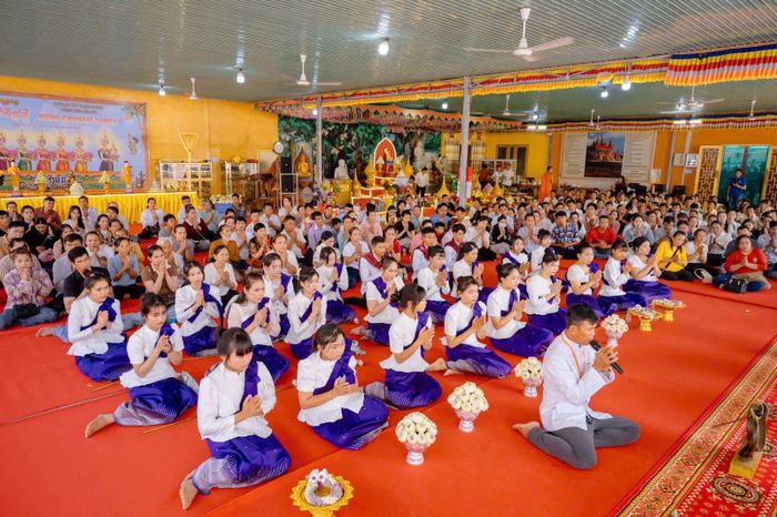 Bà con người Khmer ở xã Phú Giáo, TP Hồ Chí Minh luôn gìn giữ các phong tục, nghi thức cổ truyền trong dịp Tết cổ truyền Chôl Chnăm Thmây.