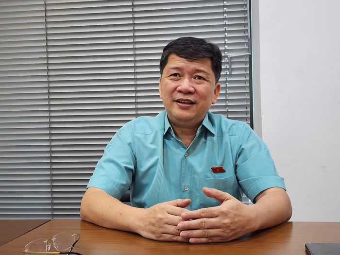 Phó Chủ nhiệm Ủy ban Văn hóa và Xã hội của Quốc hội Tạ Văn Hạ.