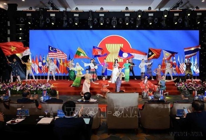 Lễ khai mạc Hội nghị Bộ trưởng Số ASEAN (ADGMIN) do Việt Nam đăng cai tổ chức, quy tụ các Bộ trưởng phụ trách lĩnh vực công nghệ thông tin, viễn thông và chuyển đổi số của các nước thành viên ASEAN (1/2026). Ảnh: Hoàng Hiếu/TTXVN