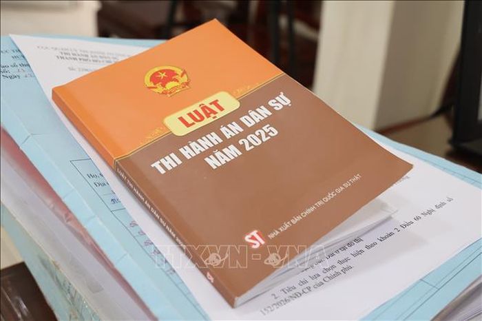 Luật Thi hành án dân sự năm 2025 có hiệu lực từ 1/7/2026, với nhiều quy định mới nhằm đơn giản hóa thủ tục, nâng cao hiệu quả tổ chức thi hành án.