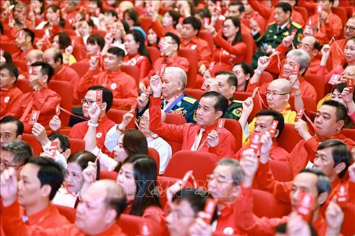Chiều 27/7/2026, tại Hà Nội, Đại hội đại biểu toàn quốc Hội Chữ thập đỏ Việt Nam lần thứ XII, nhiệm kỳ 2026 - 2031, tiến hành phiên thứ nhất với sự tham dự của gần 500 đại biểu chính thức. Ảnh: Thanh Tùng/TTXVN