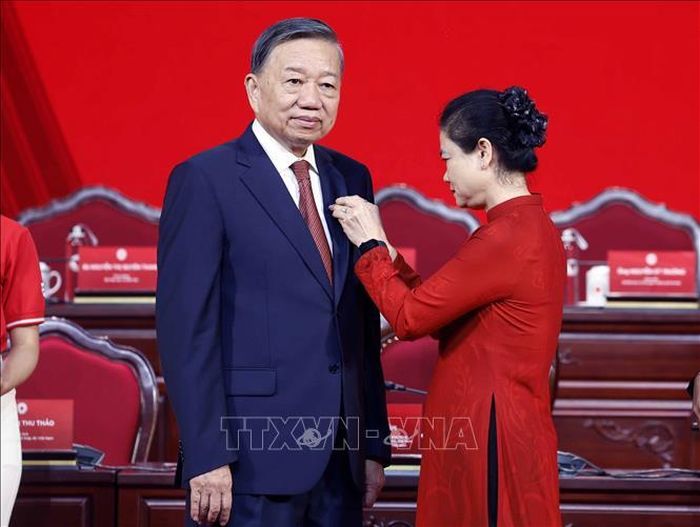 Tổng Bí thư, Chủ tịch nước Tô Lâm giữ cương vị Chủ tịch danh dự Hội Chữ thập đỏ Việt Nam nhiệm kỳ 2026 - 2031. Ảnh: Thống Nhất/TTXVN