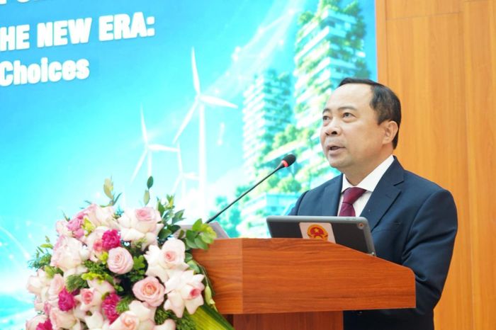 Bộ trưởng Bộ Khoa học và Công nghệ Vũ Hải Quân phát biểu tại hội thảo.