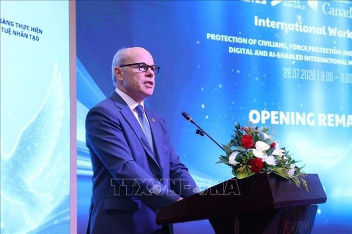 Ngài James Nickel, Đại sứ Đặc mệnh toàn quyền Canada tại Việt Nam phát biểu. Ảnh: Văn Điệp/TTXVN