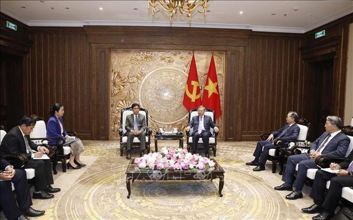 Tổng Bí thư, Chủ tịch nước Tô Lâm tiếp Chánh án Tòa án nhân dân tối cao Lào Phayvy Syboualypha. Ảnh: Thống Nhất/TTXVN