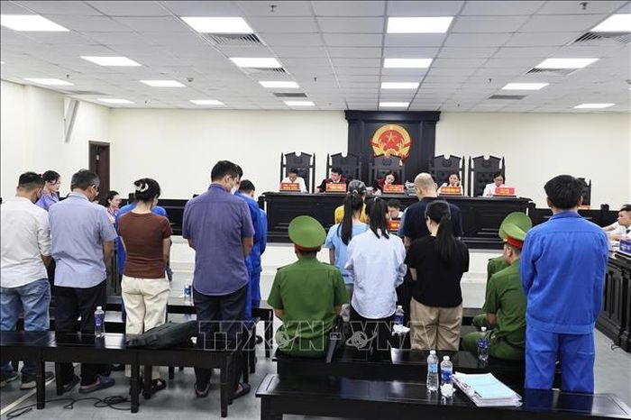 Toàn cảnh phiên luận tội tại tòa.