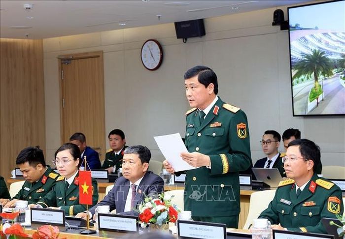 Thiếu tướng Đỗ Minh Phương, Phó Tổng Giám đốc Tập đoàn Công nghệ Viễn thông Quân đội (Viettel) phát biểu. Ảnh: Tuấn Anh/TTXVN
