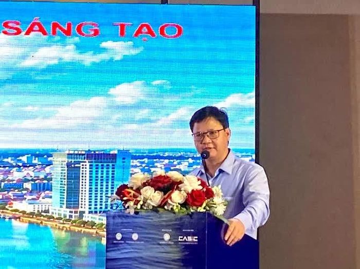 Ông Vũ Văn Tích - Phó Giám đốc Học viện KH&amp;CN đề xuất 10 giải pháp phát triển ĐMST của TP Cần Thơ.