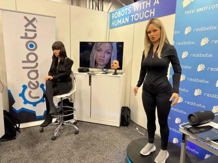 Robot Harmony do Realbotix phát triển. Ảnh: Creaders.