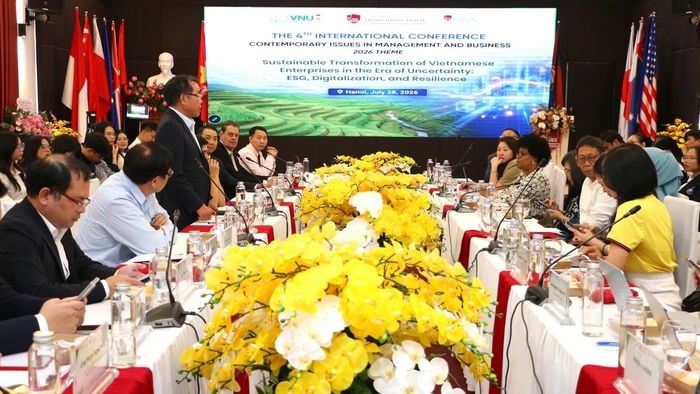 Hội thảo thu hút sự tham dự của các chuyên gia quốc tế, được tổ chức tại Trường Đại học Kinh tế - Đại học Quốc gia Hà Nội (UEB-VNU). Ảnh: LM.