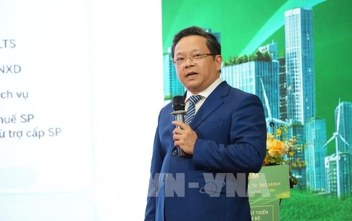 Phó Trưởng Ban Chính sách, chiến lược Trung ương Nguyễn Đức Hiển chia sẻ tại Diễn đàn xây dựng khu công nghiệp sinh thái, thông minh - Động lực thu hút đầu tư và phát triển kinh tế xanh vùng Đông Nam Bộ. Ảnh: Sỹ Tuyên - TTXVN