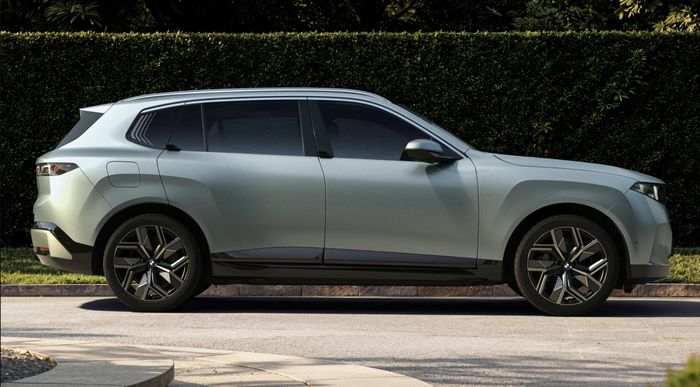 Chiều dài cơ sở BMW X5 L lớn hơn cả X7 đang bán ở các thị trường quốc tế. Ảnh: Paultan