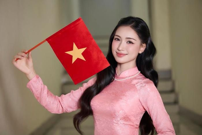 Hòa Minzy được yêu mến nhiều sau Nỗi Đau Giữa Hòa Bình.