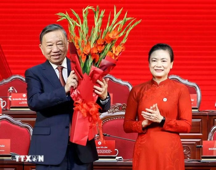  Nghi thức suy tôn Tổng Bí thư, Chủ tịch nước Tô Lâm là Chủ tịch Danh dự Hội Chữ thập Đỏ Việt Nam. (Ảnh: Thống Nhất/TTXVN) 