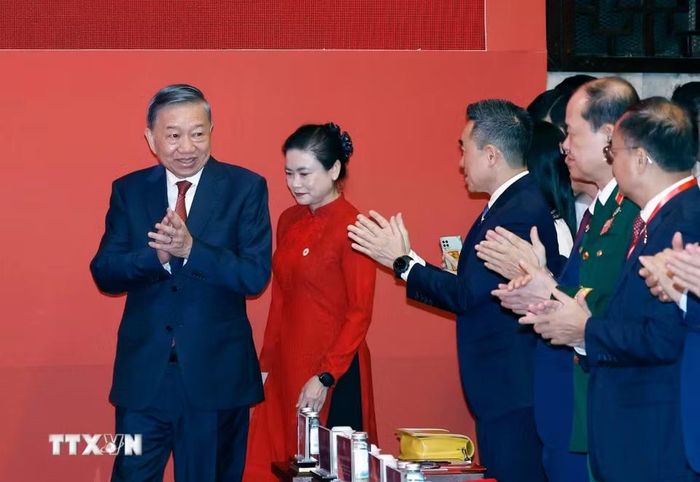  Tổng Bí thư, Chủ tịch nước Tô Lâm dự Phiên khai mạc trọng thể Đại hội đại biểu toàn quốc Hội Chữ thập Đỏ Việt Nam lần thứ XII, nhiệm kỳ 2026-2031. (Ảnh: Thống Nhất/TTXVN) 
