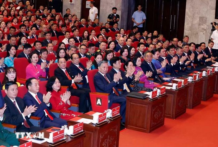  Tổng Bí thư, Chủ tịch nước Tô Lâm và các đại biểu tham dự Phiên khai mạc trọng thể Đại hội đại biểu toàn quốc Hội Chữ thập Đỏ Việt Nam lần thứ XII, nhiệm kỳ 2026-2031. (Ảnh: Thống Nhất/TTXVN) 