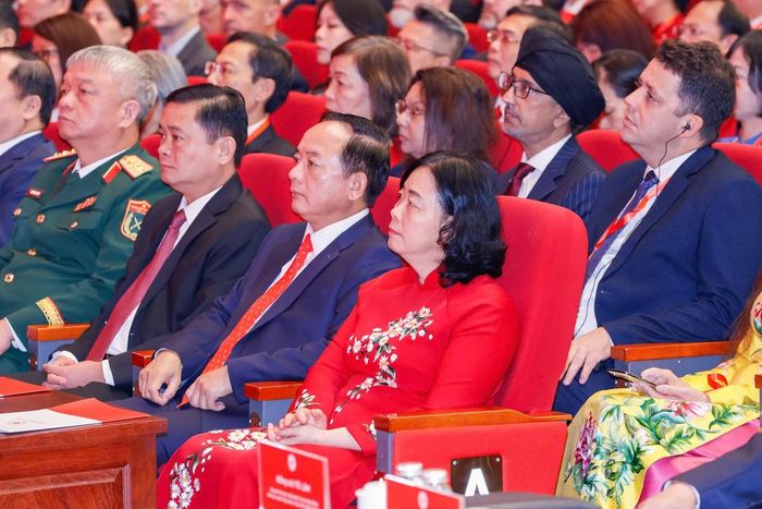 Ủy viên Bộ Chính trị, Bí thư TƯ Đảng, Chủ tịch UBTƯ MTTQ Việt Nam Bùi Thị Minh Hoài cùng các đồng chí lãnh đạo tham dự Đại hội