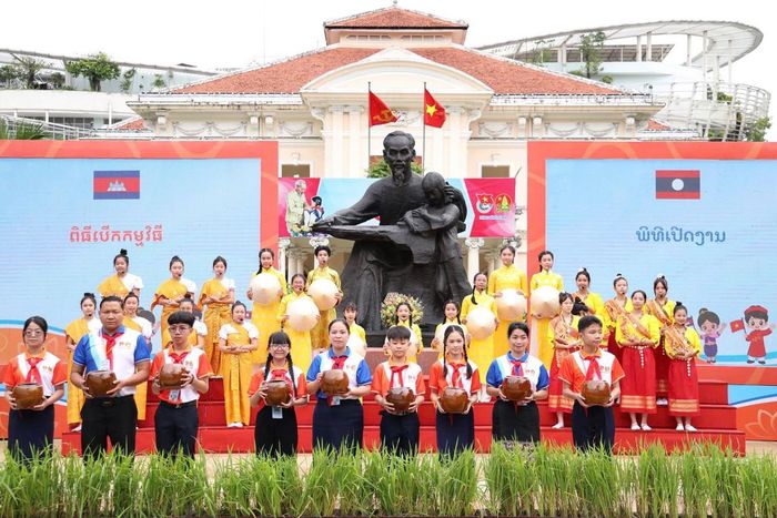 Khai mạc Liên hoan Thiếu nhi 3 nước Việt Nam - Lào - Campuchia.