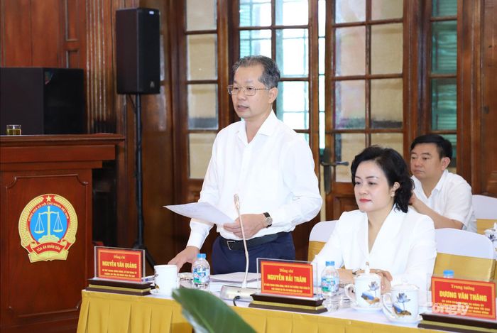 Đồng chí Nguyễn Văn Quảng, Bí thư Trung ương Đảng, Bí thư Đảng ủy, Chánh án TANDTC phát biểu tiếp thu ý kiến chỉ đạo.