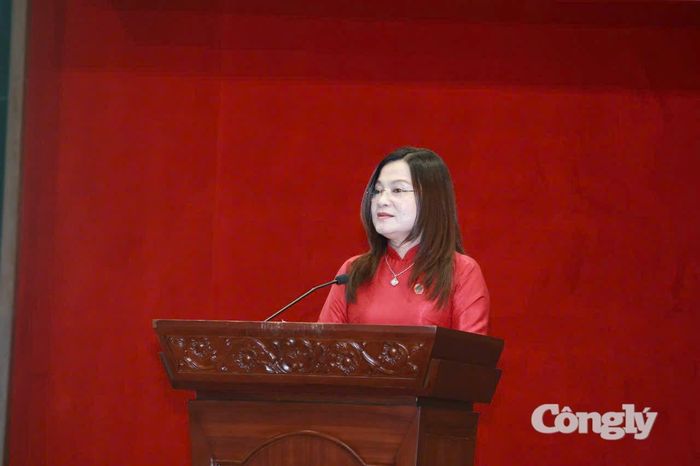 Đồng chí Nguyễn Thị Hải Châu, tân Tổng Biên tập Tạp chí Tòa án nhân dân phát biểu tại buổi lễ.