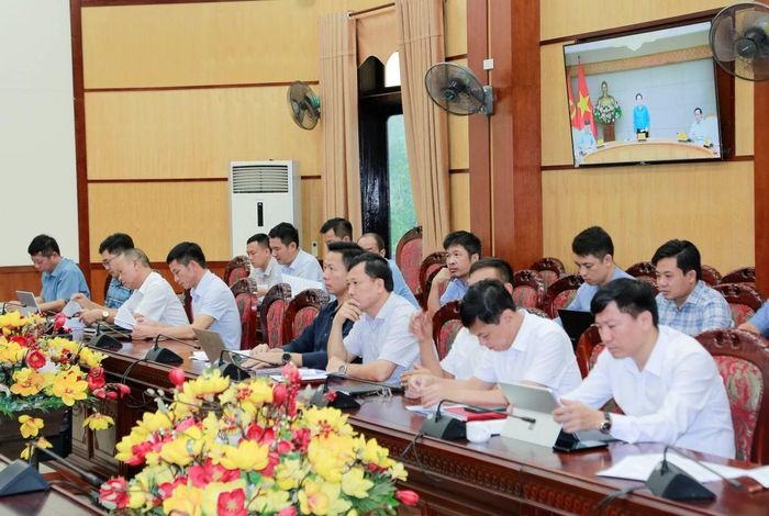 Các đại biểu dự phiên họp tại điểm cầu UBND tỉnh.
