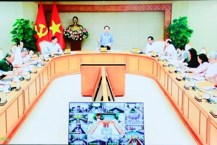 Phó Thủ tướng Chính phủ Hồ Quốc Dũng phát biểu kết luận phiên họp. (Ảnh chụp màn hình)