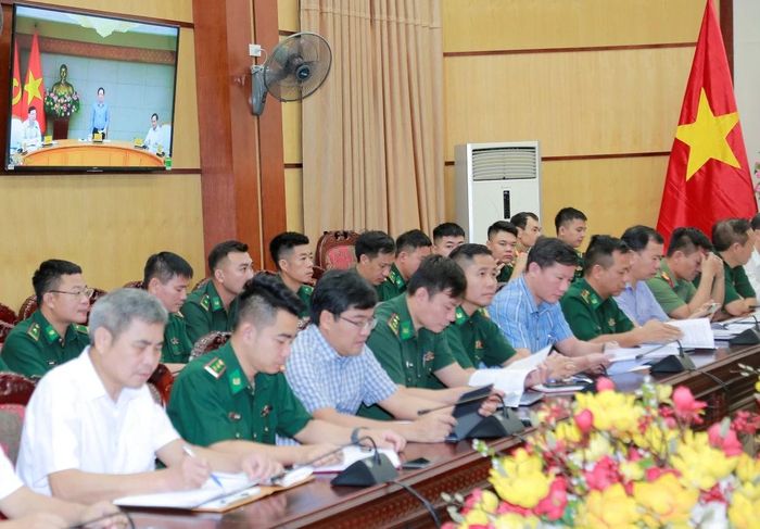 Các đại biểu dự phiên họp tại điểm cầu UBND tỉnh.