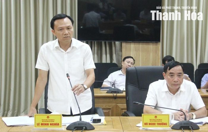 Lãnh đạo xã Yên Định phát biểu tại hội nghị.