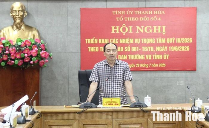Phó Chủ tịch Thường trực HĐND tỉnh Lê Tiến Lam phát biểu kết luận hội nghị.