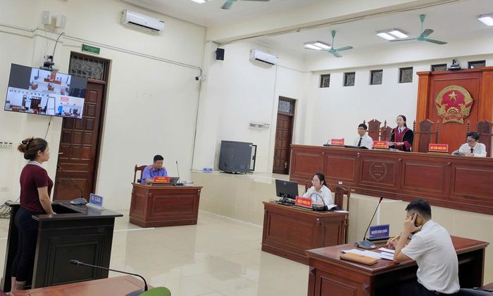  Phiên tòa trực tuyến xét xử vụ mua bán, tàng trữ trái phép chất ma túy. 