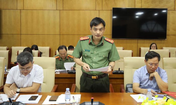  Đại diện lãnh đạo Công an tỉnh phát biểu ý kiến. 