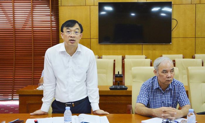  Đồng chí Nguyễn Đình Lợi phát biểu tại hội nghị. 
