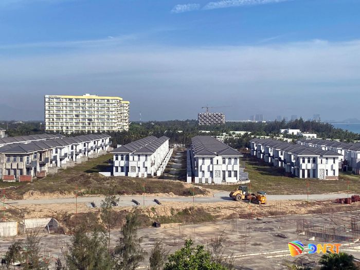 Việc nguồn thu phụ thuộc lớn vào đất đai khiến nguồn ngân sách kém bền vững. Ảnh: VĨNH LỘC