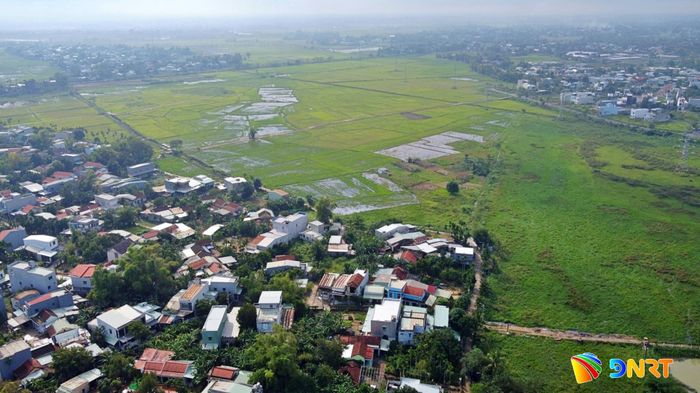 Làng cổ Phong Nam nhìn từ trên cao. Ảnh: XUÂN SƠN