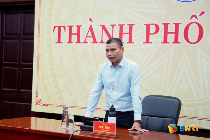 Phó Chủ tịch Thường trực UBND thành phố Hồ Kỳ Minh phát biểu chỉ đạo tại buổi làm việc. Ảnh: T.CÔNG
