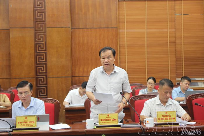 Lãnh đạo Sở Tài chính tham gia ý kiến tại phiên họp.