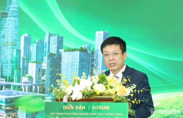 Chủ tịch Liên đoàn Thương mại và Công nghiệp Việt Nam Hồ Sỹ Hùng phát biểu tại diễn đàn. Ảnh: Vương Thế