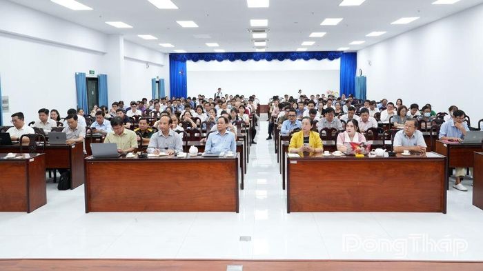 Quang cảnh đại biểu tham dự hội nghị. 