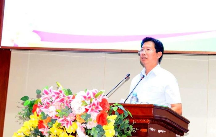 Đồng chí Huỳnh Minh Tuấn phát biểu tại hội nghị.