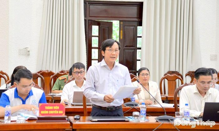 Các đại biểu tập trung thảo luận, trình bày tham luận, chia sẻ kinh nghiệm, cách làm hiệu quả trong công tác bảo vệ nền tảng tư tưởng của Đảng, đấu tranh phản bác các quan điểm sai trái, thù địch. 