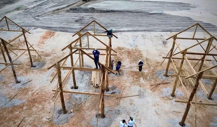  Khu tái định cư xã Ia Tul đang được đẩy nhanh tiến độ, để sớm đưa người dân đến nơi ở mới an toàn trước mùa mưa bão. Ảnh: Minh Phương 
