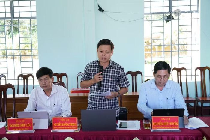 Phó Trưởng Ban Thường trực Ban Tuyên giáo và Dân vận Tỉnh ủy Nguyễn Hoàng Phong phát biểu tại buổi làm việc. Ảnh: N.H 
