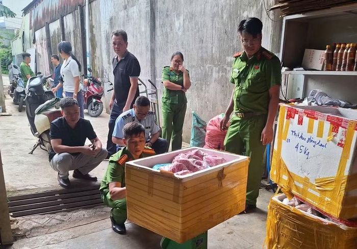  Kiểm đếm sản phẩm vi phạm. Ảnh: ĐVCC 