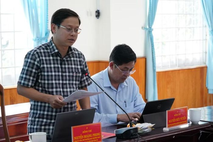  Phó Trưởng Ban Thường trực Ban Tuyên giáo và Dân vận Tỉnh ủy Nguyễn Hoàng Phong phát biểu tại buổi làm việc. Ảnh: N.H 