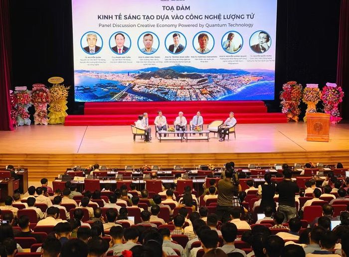  Quang cảnh Diễn đàn Kinh tế sáng tạo dựa vào công nghệ lượng tử. Ảnh: Trần Dung 