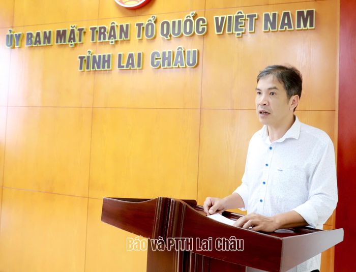 Đồng chí Hoàng Kiều Anh - Phó Chủ tịch Ủy ban MTTQ Việt Nam tỉnh phát biểu tại chương trình.