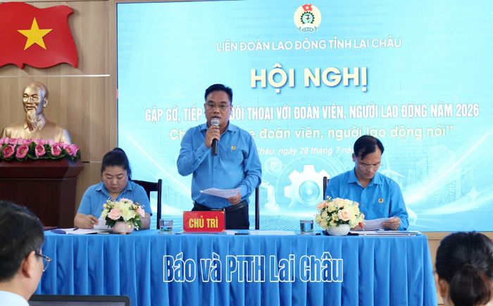 Lãnh đạo LĐLĐ tỉnh trả lời kiến nghị của đoàn viên, NLĐ.