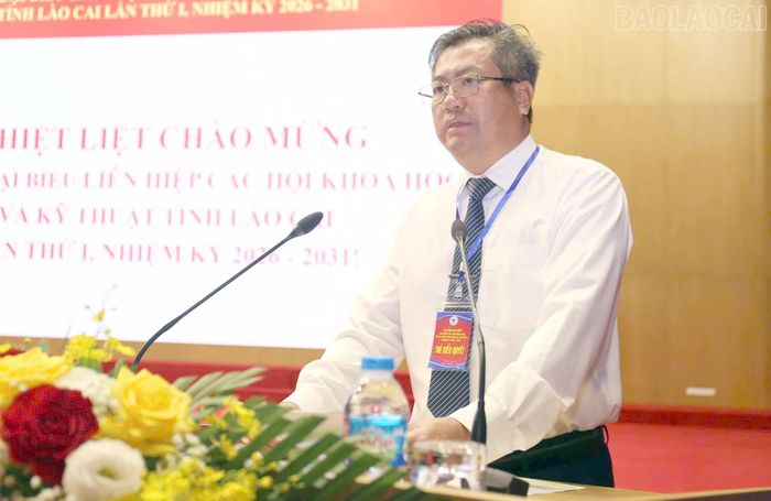Các đại biểu tham luận tại đại Hội.