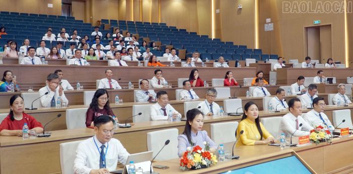 Các đại biểu dự đại hội.