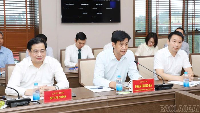 Đồng chí Phan Trung Bá - Phó Chủ tịch UBND tỉnh phát biểu tại buổi làm việc.